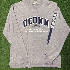 Champion Gray UCONN 2004 NCAA Men's Long Sleeve Tee